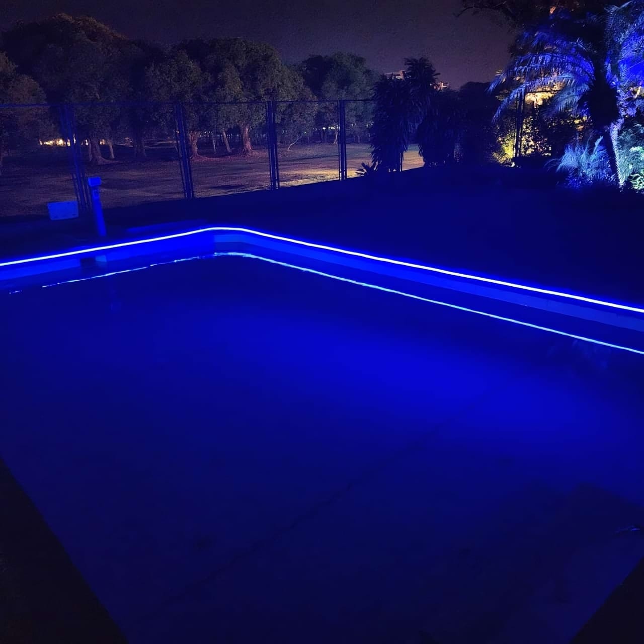 Luces Perimetral RGB IP68 para Piscinas (el metro)